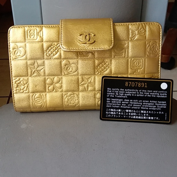CHANEL Handbags - Glamorous Authentic Vintage Chanel Wallet Italy